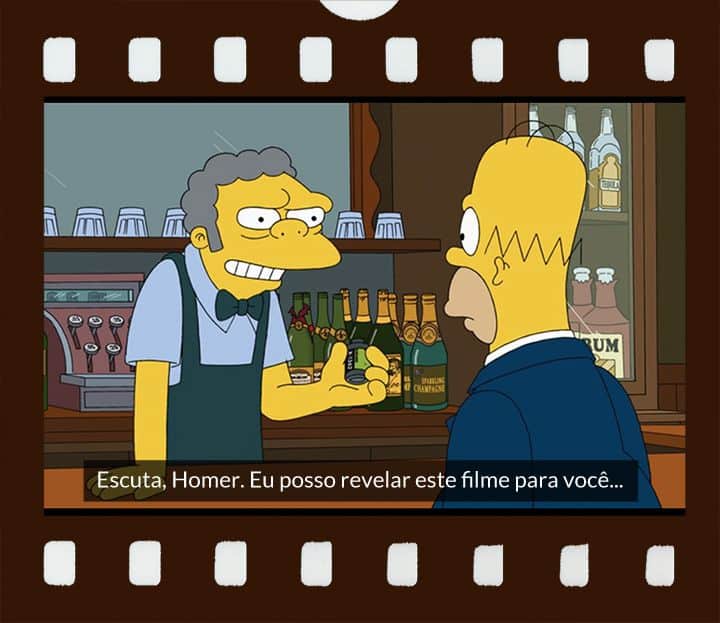 Moe, sorrindo, com filme na mão