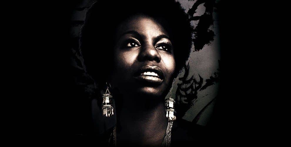 Foto de Nina Simone faria 80 anos se estivesse viva. Artista, cidadã e humana.