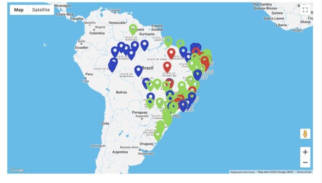 Site com mapa mostrando diversos pontos coloridos pelo Brasil. No topo, menu e a chamada Mapa do Aborto Legal, Artigo 19